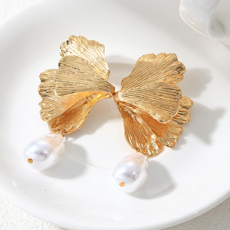 Vintage Irregular Earrings Imitation Pearl Pendant Earrings for Women Trend 2026 Leaves Piercing Earring Jewelry Accessories