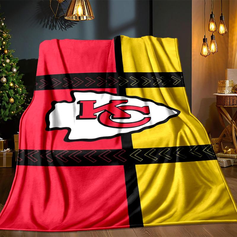 Kansas City Chiefs Logo Blanket Outdoor Flannel Blanket for Camping, Hiking, Garden Parties, Picnic Essentials,gift for family and friends