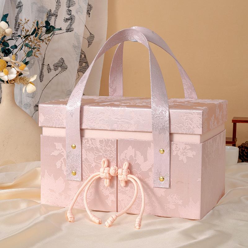 2025 Chinese Style Wedding Favor Gift Box with Cotton Satin Lid and Base