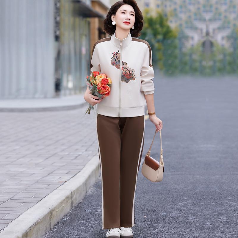 

Вышитый кардиган и топ для женщин среднего возраста - Весенне-осенняя повседневная спортивная одежда 4XL (140-150 catty) бежевый