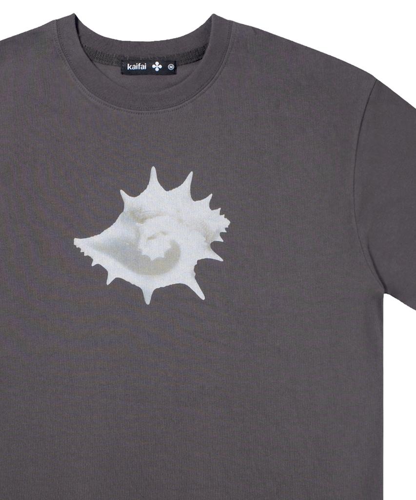KAIFAI Conchi Shell Short Sleeve T-Shirt (Charcoal) K26Qb233