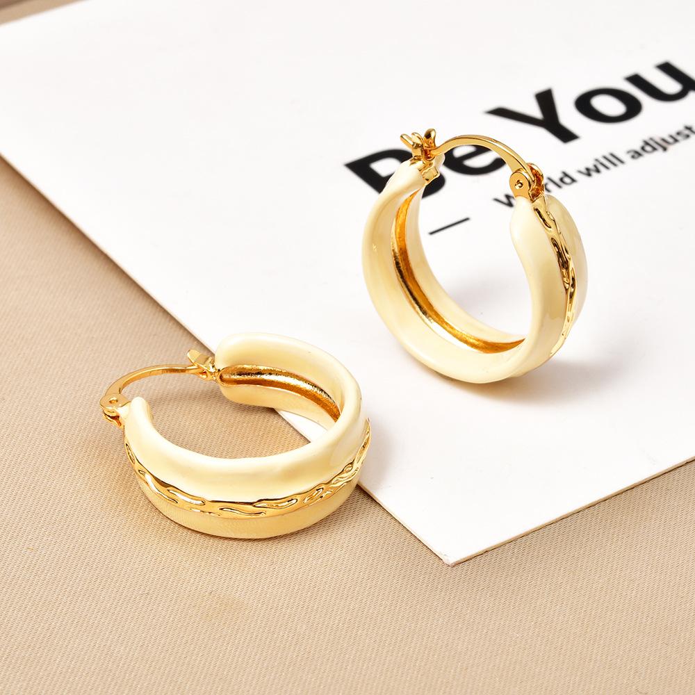 

Medieval vintage oil drop round ear buckle simple fashion retro earrings light luxury high temperament earrings women