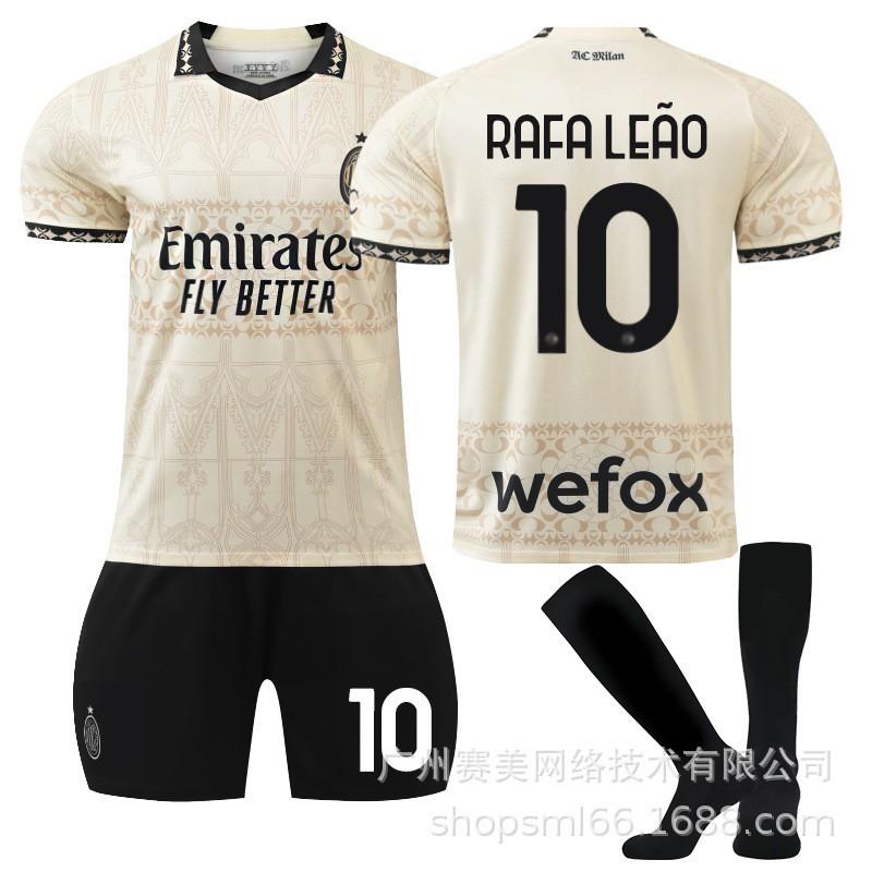 2324AC Milán Fotbalový dres pro čtyři hráče č.. 9 Giroud 10 Leo 11 Ibrahimovic 22 Kaka Sada dresů