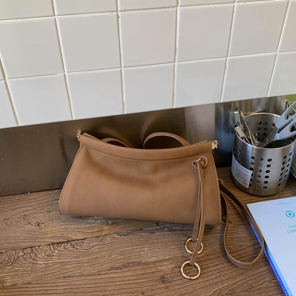 Niche Retro High-end Underarm Bag Women's 2025 New Simple Clip Bag Versatile Single Shoulder Crossbody Pillow Bag