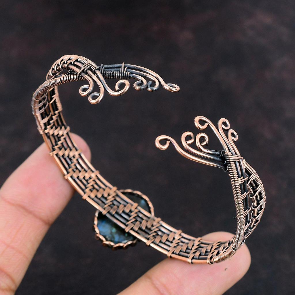 Labradorit Armreif Kupferdraht umwickelt Manschettenarmband Labradorit Schmuck Verstellbares Armband Edelstein Manschettenarmband Handgemachter Armreif zum Verschenken