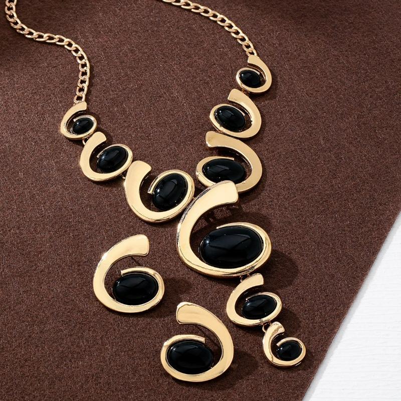 Bohemian Retro Spiral Snail Pendant Y-shaped Necklace Stud Earrings Set Female Elegance and Exquisite