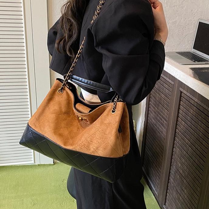 Premium Feeling Hand Bag Women's New Trendy Shoulder Bag Suede Rhombus Chain Shoulder Bag Large Capacity Tote Bag