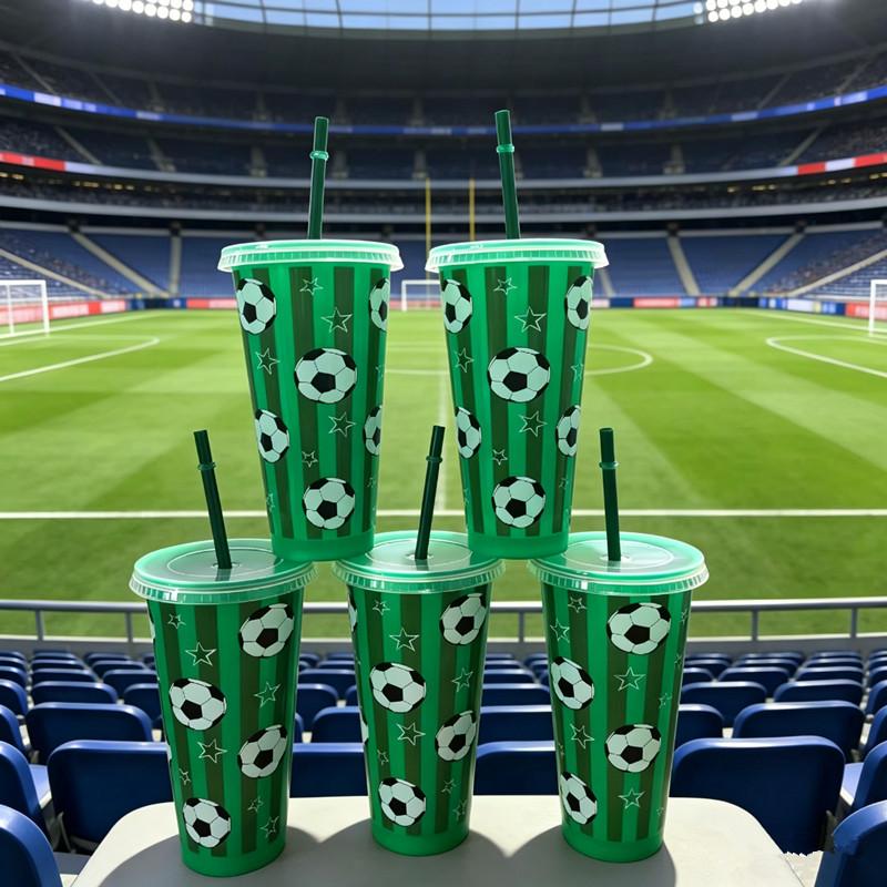 710Ml Plastic Football Cup 24Oz Football Themed Tumbler Reusable Drinking Bottle Game Day Sports Football Party Straw Cup зелёный