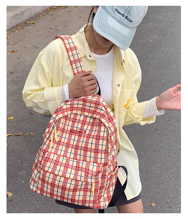 Stylish Plaid Backpack for Female College Students - Lightweight and Trendy for School and Travel