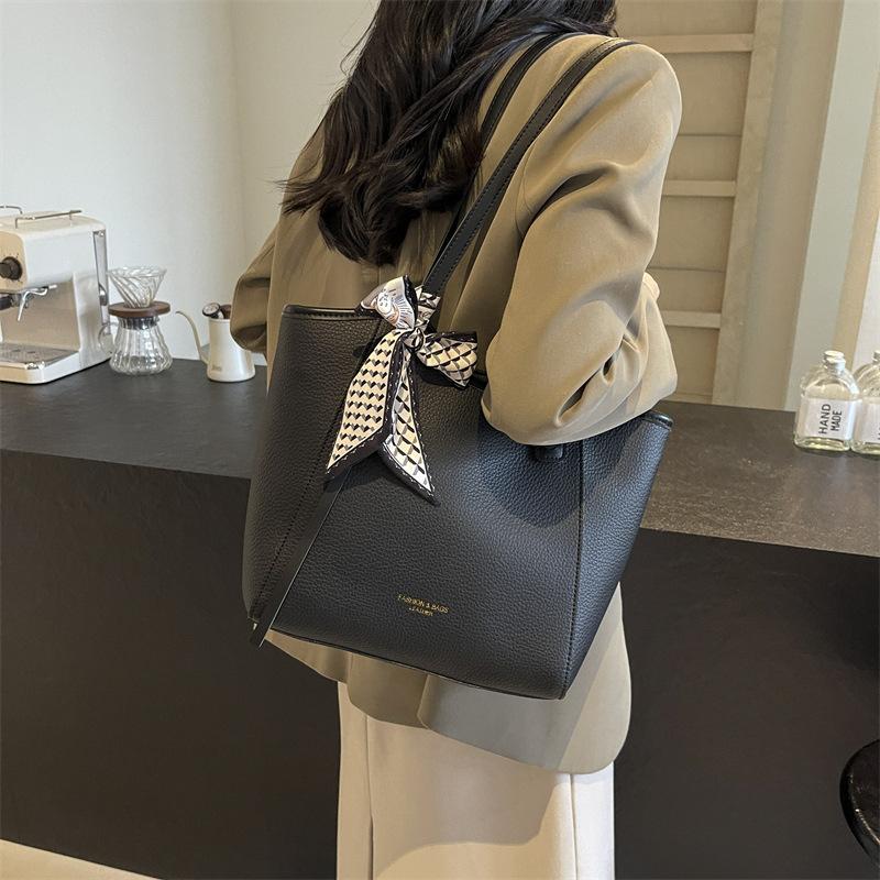 Silk Scarf Underarm Bag Women's 2025 New Winter Large-capacity Tote Bag Fashion Maillard Commuter Shoulder Bag