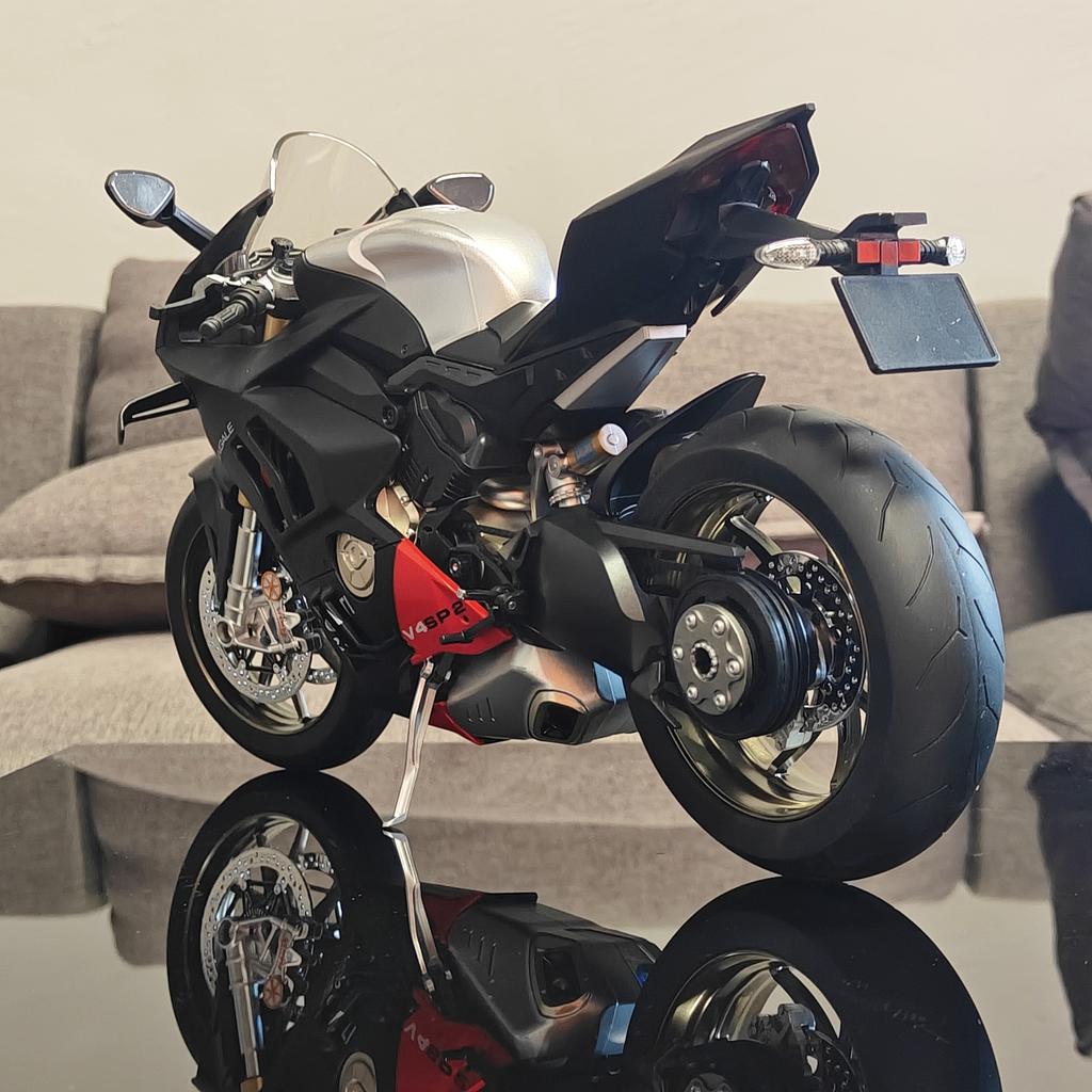 1/6 Ducati V4SP2 Rennmotorrad Legierung Druckgussmodell Dynamischer Kupplungsornament Spielzeug für Jungen Geburtstagsgeschenk für Freunde