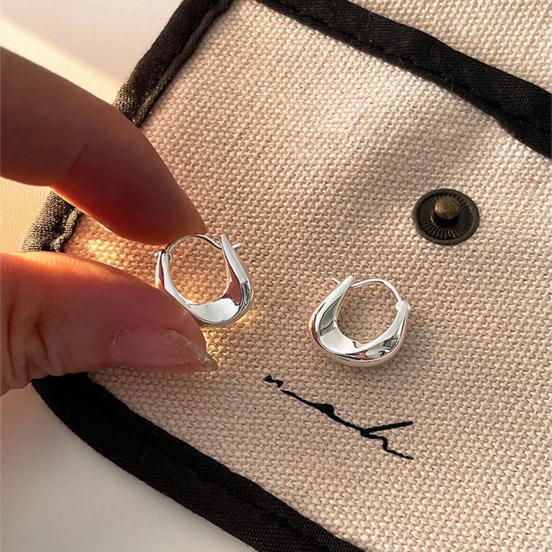 [Vintage Metal Earrings for Women Gold Open Hoop Earrings Simple and Elegant Lightweight Fashion Daily Jewelry]