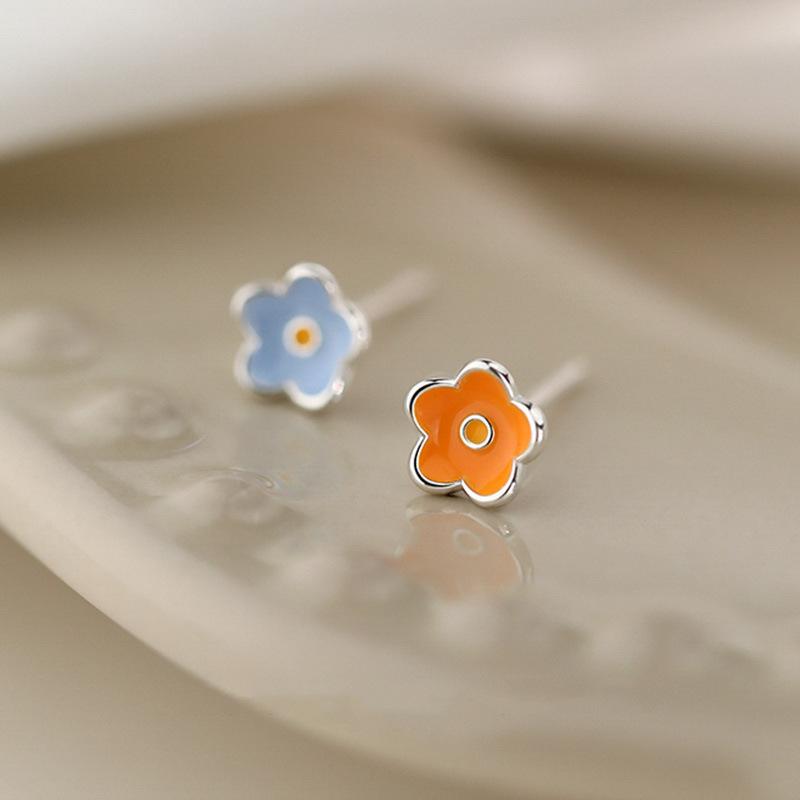 

Серьги-гвоздики в виде цветка Женственность Sweet Mori Контрастные цвета Маленькие серьги-цветы Маленькие Tide Ins Повседневные украшения для поездок на работу