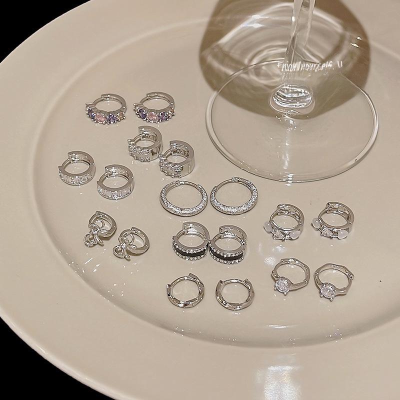 South Korean Elegant Zircon Hoop Earrings - Trendy, Versatile Plain Hoops with Love Design