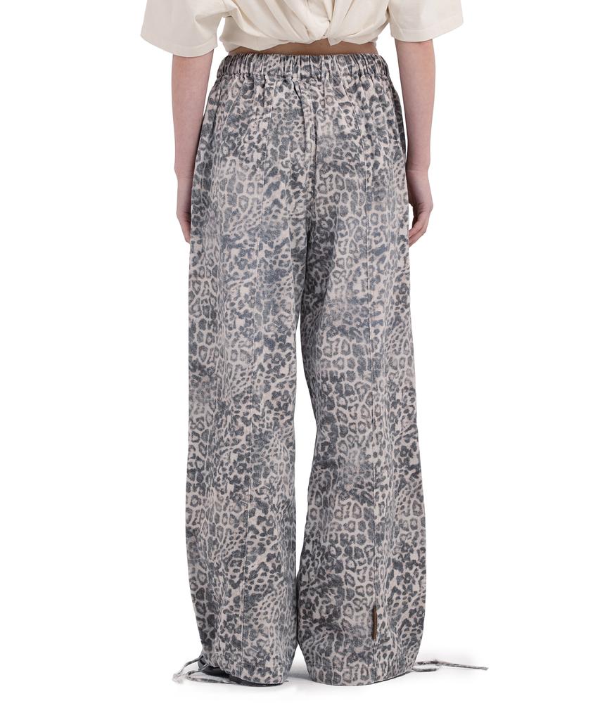 Depeugameoncheu Leopard Pants