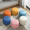 Mobilier pentru salon – Taburete și scaune pufoase