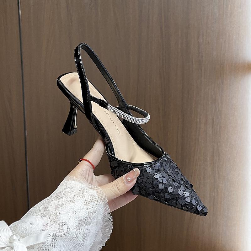 

Темпераментная милая блестящая сумка с пайетками, сандалии с тонким каблуком, остроносые туфли на высоком каблуке, на одном ремешке, с юбкой 39 чёрный