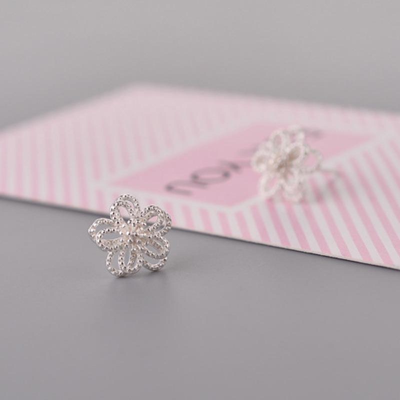Fashion Korean Style Daisy Flower Hollow Out Stud Earrings For Women
