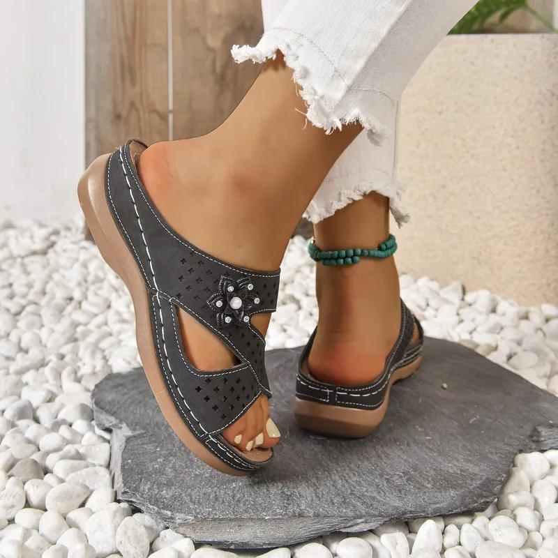 Fashion 2025 Fashion Summer Open-Toe Flat Slippers New Casual Wide Comfort Slides Bestseller Women's Outdoor Comfortable Trendy Sandals