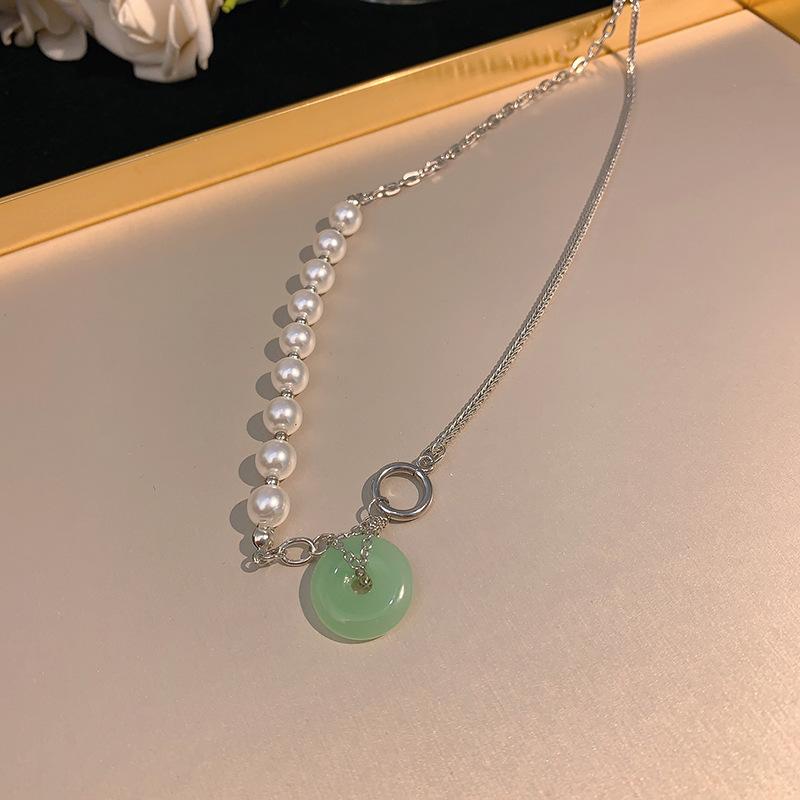 Baroque Pearl Necklace Women's Niche Light Luxury Versatile Love Beaded Collarbone Chain Temperament Pendant Wind
