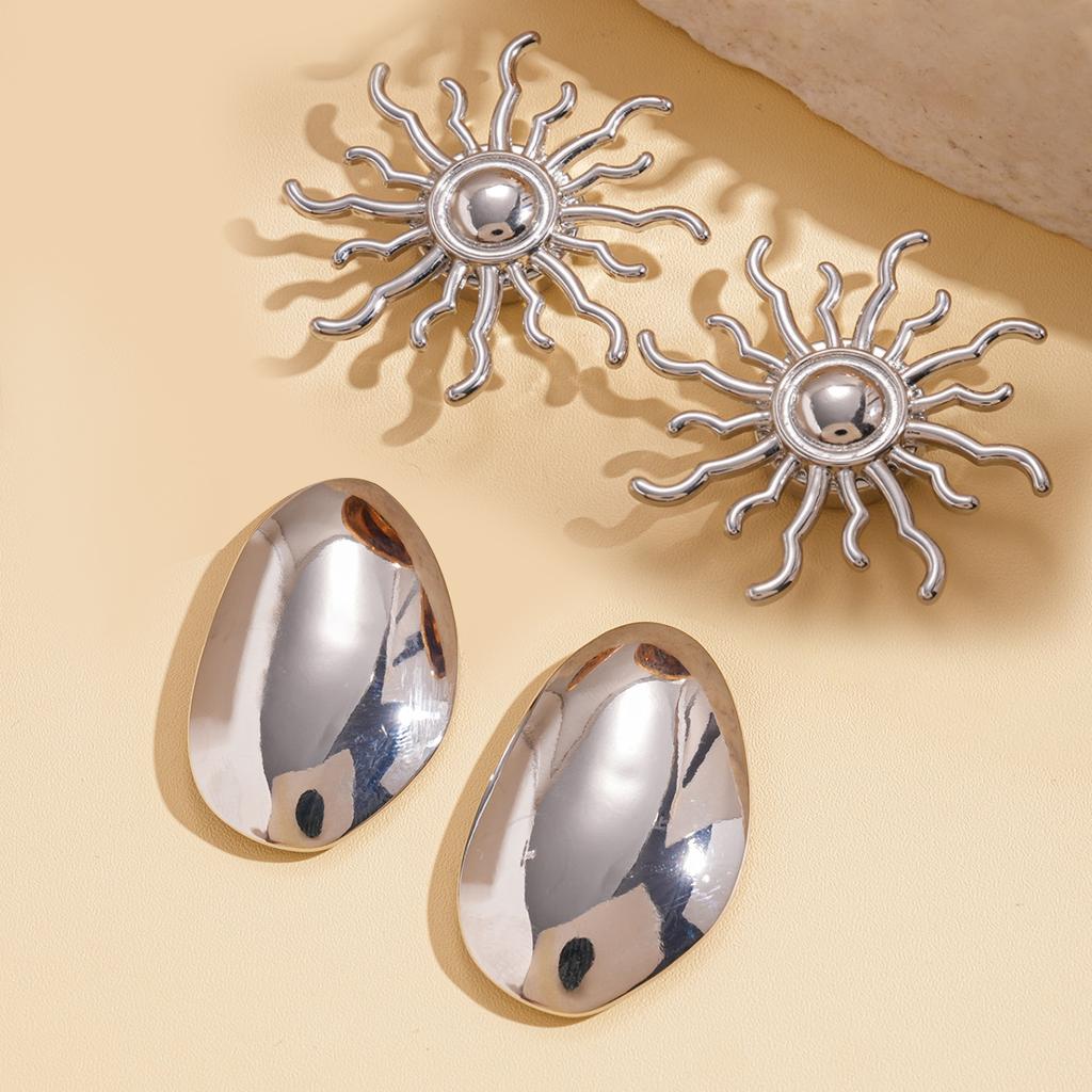 Vierteiliges Set Europäische und Amerikanische Metall Sonnenblumen Brosche Manschettenknöpfe Einfache Nischen Kleidung Accessoires