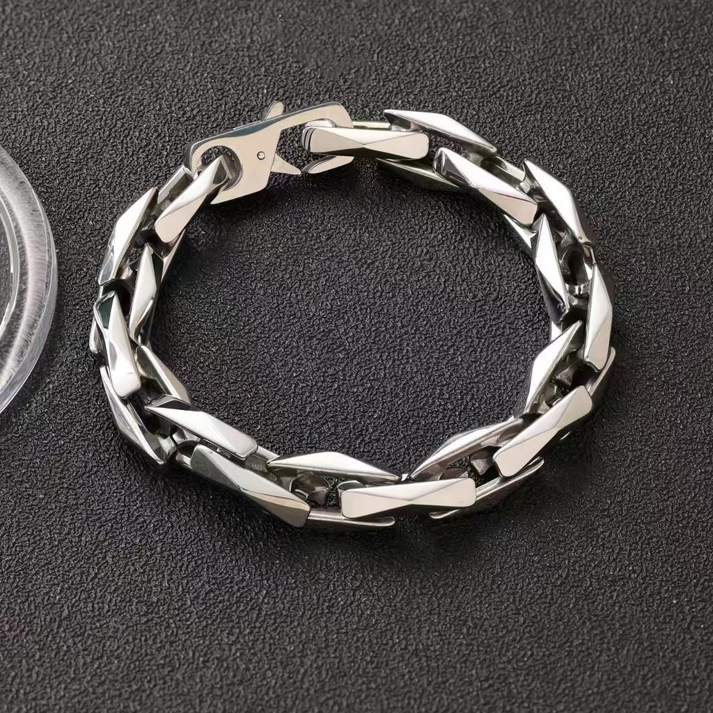 Trendy Men's Titanium Steel Bracelet Cuban Chain Does Not Fade Hip-hop Personalized Stainless Steel Jewelry Simple and Versatile
