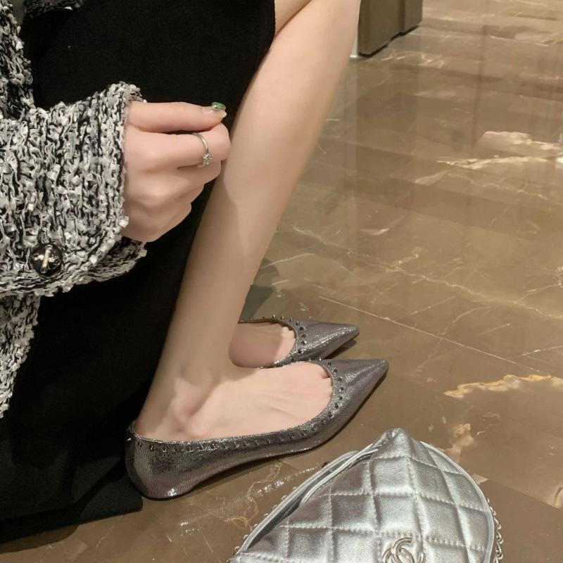 

Sheepskin version ~ Grape Mom same leather lizard pattern versatile flat shoes riveted pointed toe pumps single shoe women 34