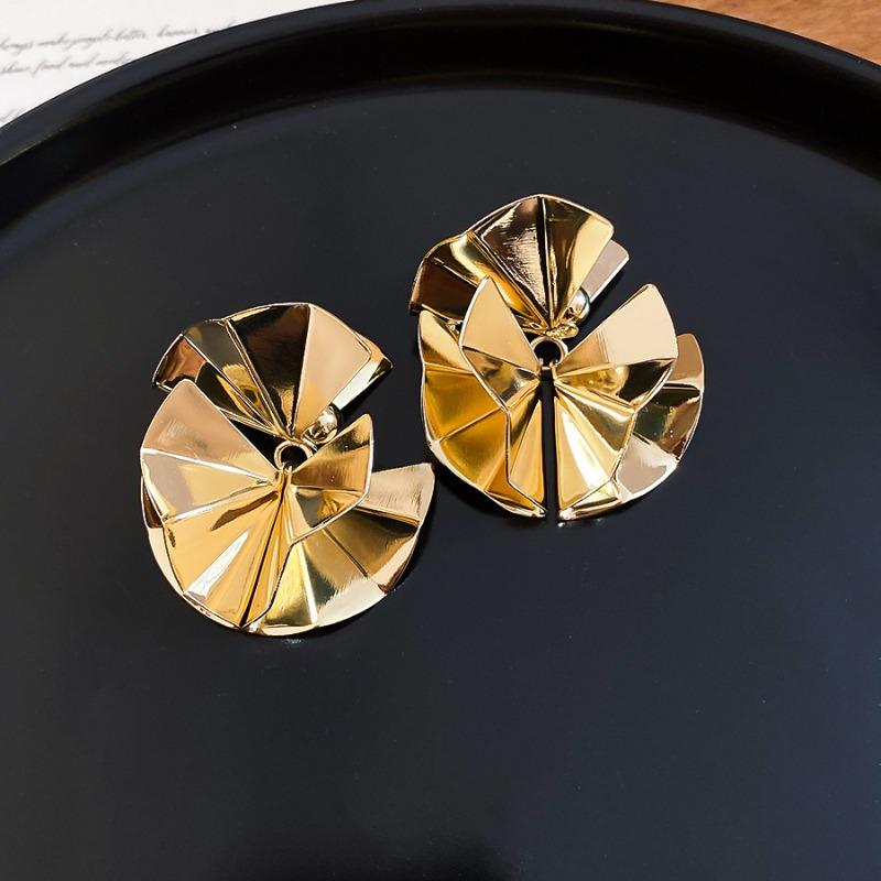 European and American retro metal irregular earrings niche design temperament earrings fashion minimalist style personalized earrings women