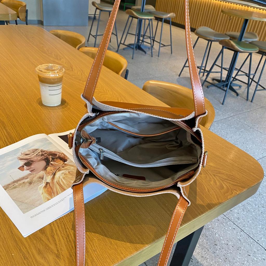 Large Capacity Casual Vertical Leather Tote Bag New Autumn and Winter Fashionable Soft Cowhide Texture Women's Shoulder Bag