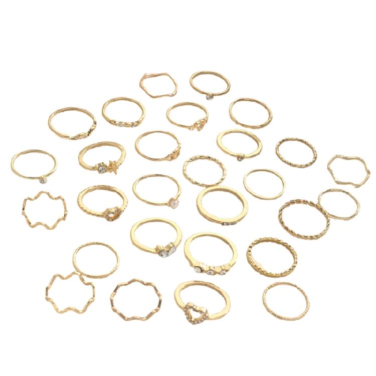 28 Pieces Fashionable Waving Rings Set With Heart Styles and Rhinestones Detailing for Romance Styles Casual Wear