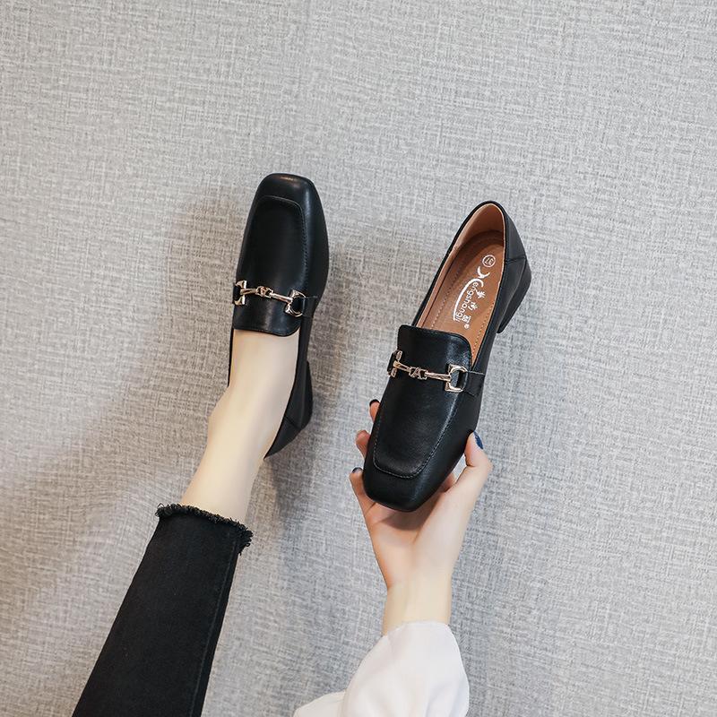 Chaussures simples à talons épais pour femmes, nouvelles chaussures d'été à bout carré peu profond, talons moyens, petites chaussures britanniques en cuir, talons hauts pour femmes