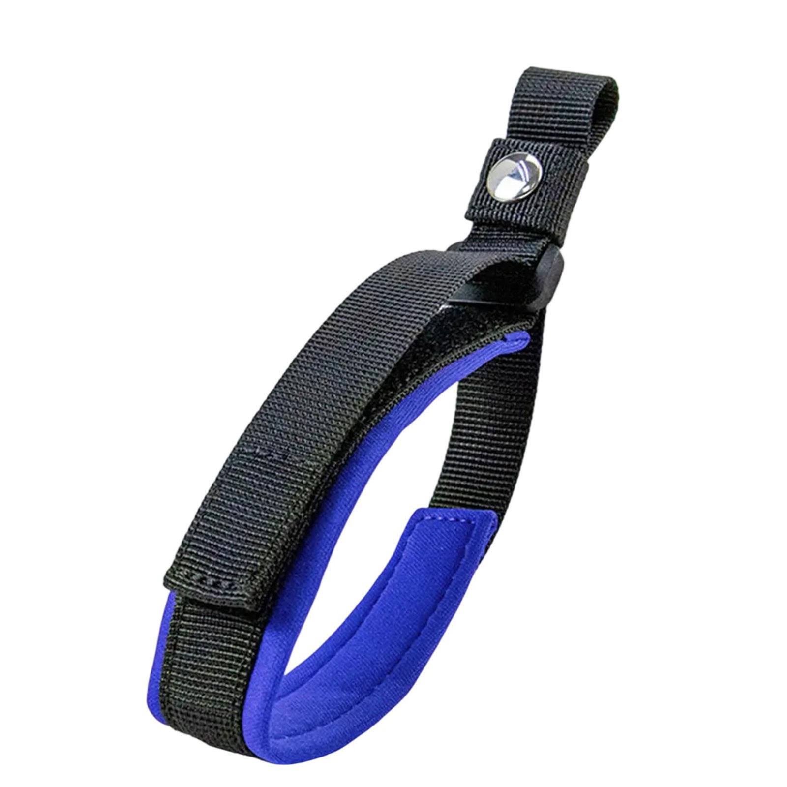 

Classical Black Pet Leash With Rotating Wrist Strap Ensuring Safety And Comfort For Most Sizes 2