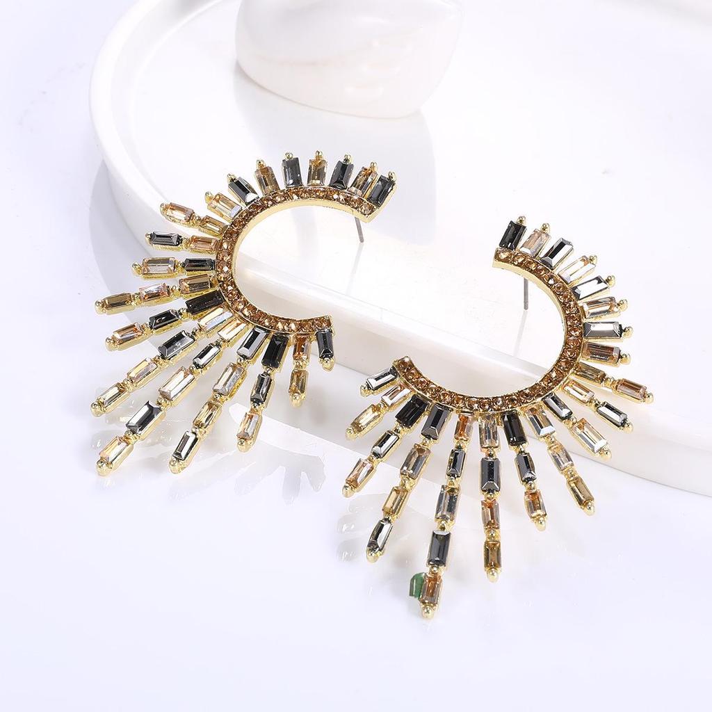 Trendy European and American Geometric C-Shaped Diamond Earrings