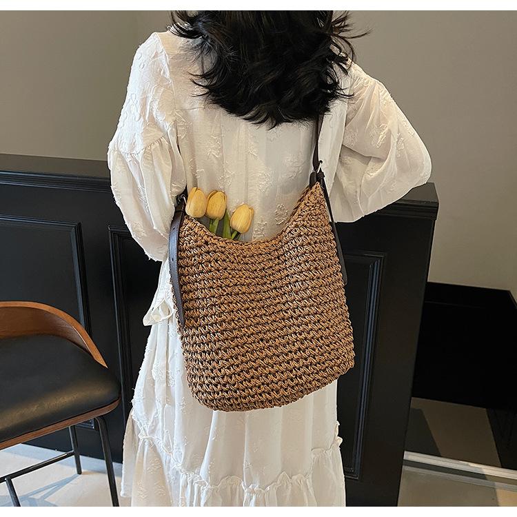 Large Capacity Woven Bag Women's New Fashion Commuter Shoulder Bag Seaside Vacation Beach Bag Woven Straw Tote Bag for Women