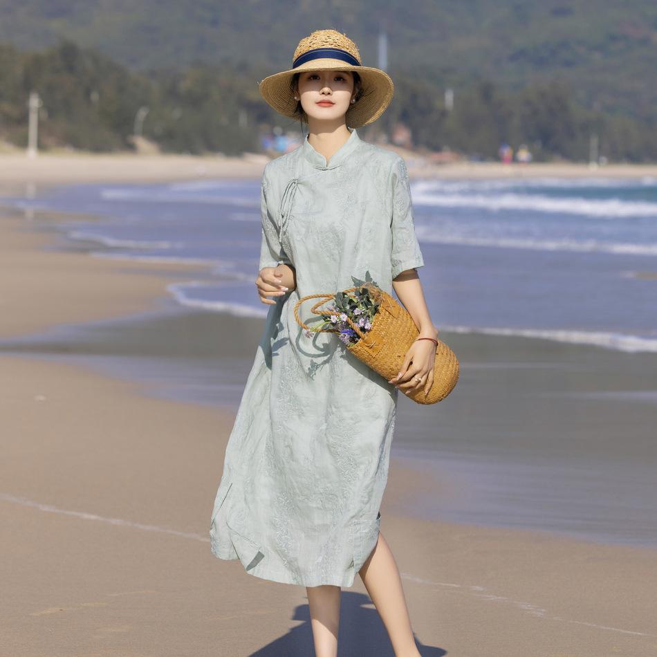 

2024 Women s Elegant Chinese Style Mid-Sleeve Ramie Embroidery Long Dress Extra Large