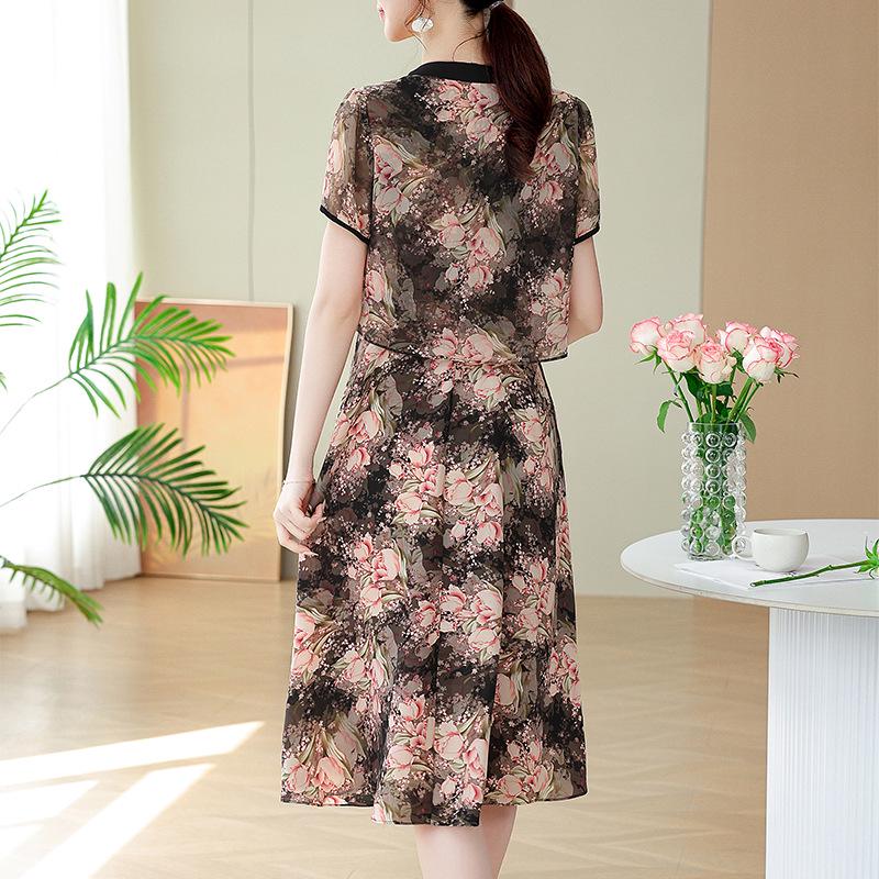 2026 Spring/Summer Fashionable V-Neck Short Sleeve Slimming Dress for Middle-Aged and Elderly Women