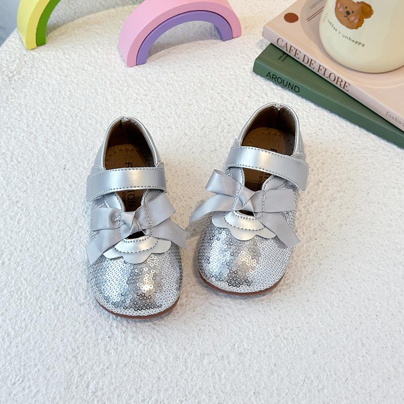 

Туфли Принцессы для Девочек Блестящие Блестки Банты Ленты Детские Плоские Туфли Нескользящая Мягкая Подошва 2025 Новые Детские Танцевальные Туфли Круглый Носок Внутри 22 серебряный