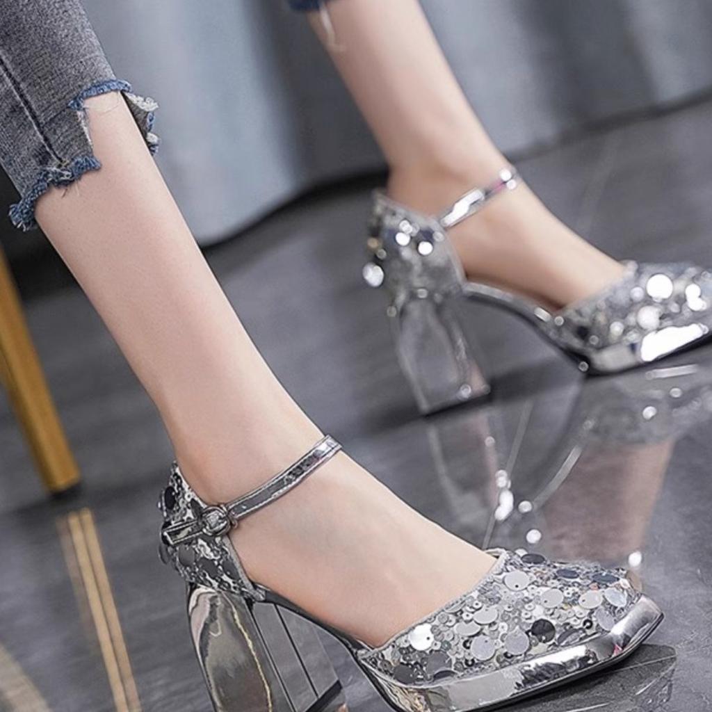 Internet celebrity sequins square head high heels women's 2025 summer new square heel one-word buckle socialite banquet dress single shoes