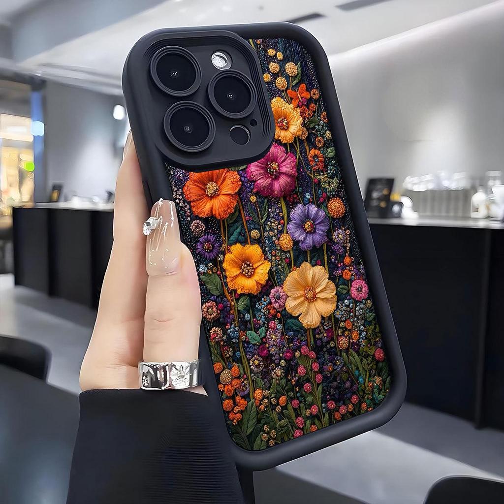 Black Grooved Flower Case for iPhone 14–17 Pro Max