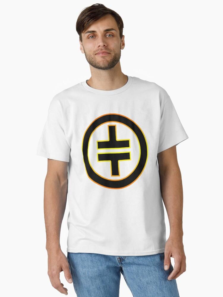 TT Fited Classic T-Shirt