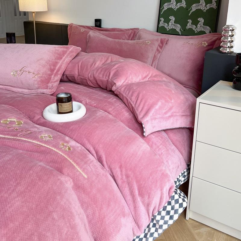 Jacquard Milk Velvet 4-Piece Winter Thickened Coral Velvet Quilt Cover