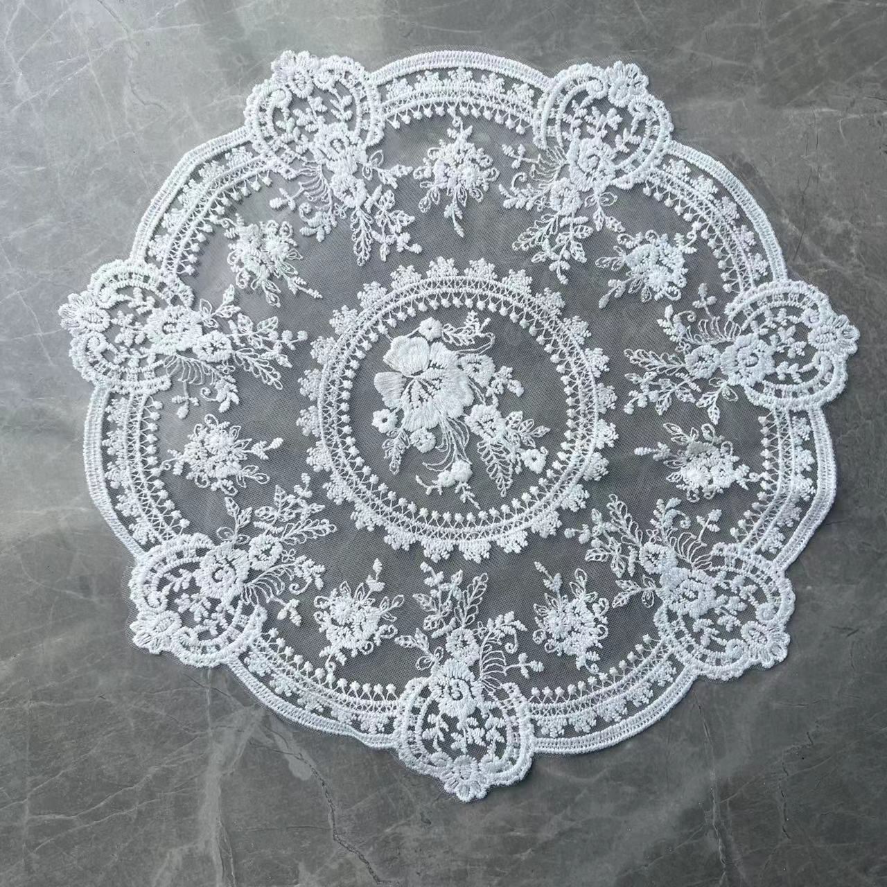 

Beautiful Floral Table Cloth White Lace Embroidery Flower 30/40cm Square Table Mat Home Decoration 33*33cm