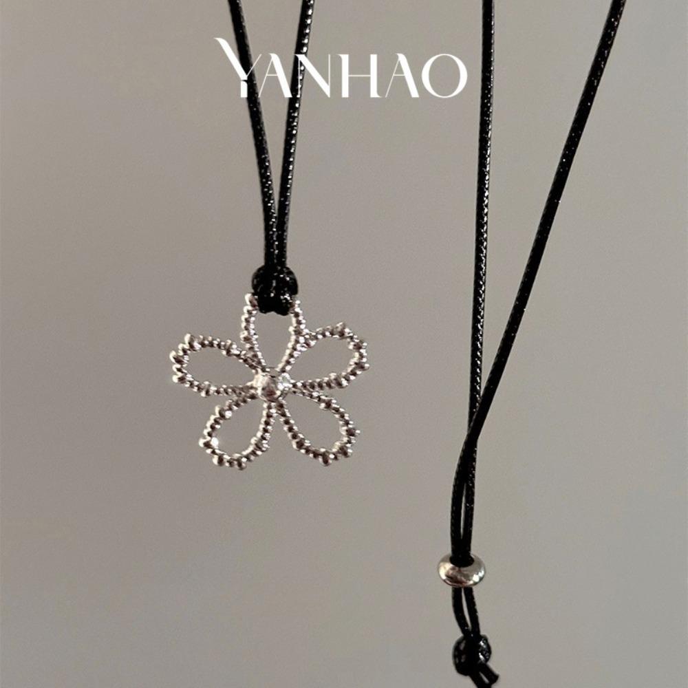 Korean Black Adjustable Hollow Flower Clavicle Necklace