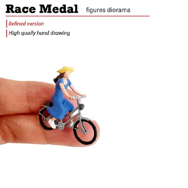 1/64 Scale Realistic Cycling Scene Model Miniature Cyclist Figurine for Model Building Set and Railway Landscape Decors