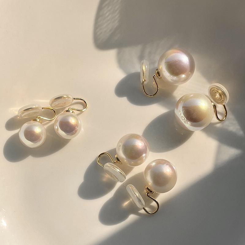 

Women s 925 Silver Natural Pearl Stud Earrings - High-End Hong Kong Style 10mm Pair