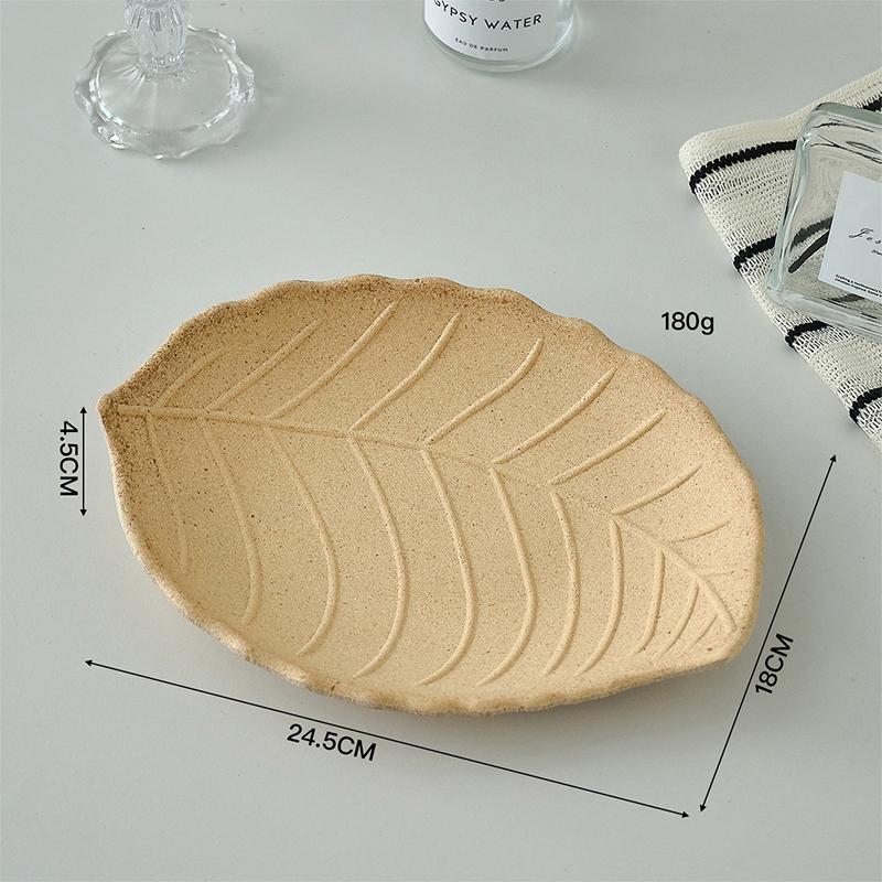 Cute Animal Room Decor Horse Rabbit Cat Giraffe Wooden Sculptures Diy Painted Materials Craft Hone Decor Handmade Figurine Gifts