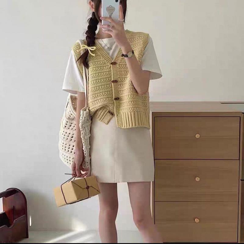 Women's Korean Knitted Sweater Vest - Loose Fit, Sleeveless with Shoulder Pads for Autumn/Winter Layering