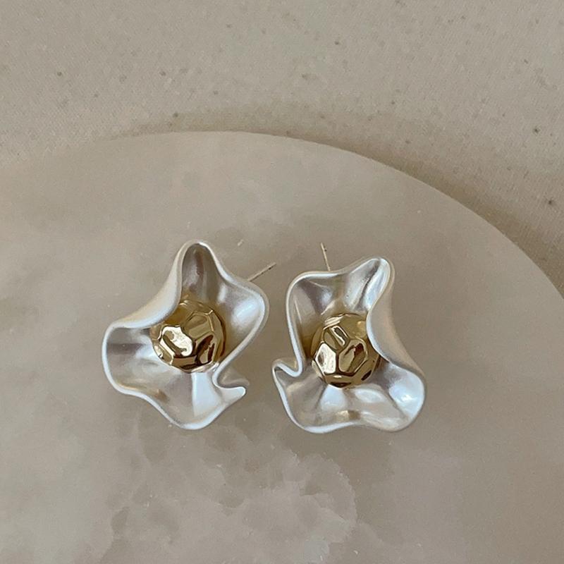 Elegant Flower Studs Earrings Fashion Ear Pin Metal Ear Studs Statement Earrings Creative Ear Jewelry for Woman Girl