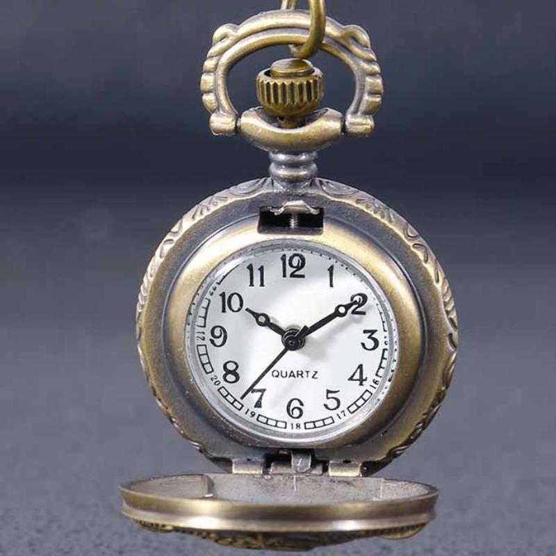 Kleine Ähre geprägtes Bronze Retro Halskette Kleine Quarz Taschenuhr