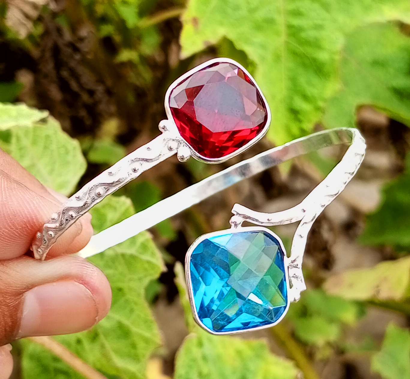 

Красный граненый стеклянный драгоценный камень, стерлинговое серебро 925 пробы, антикварный регулируемый браслет-манжета/браслет TACB-B147